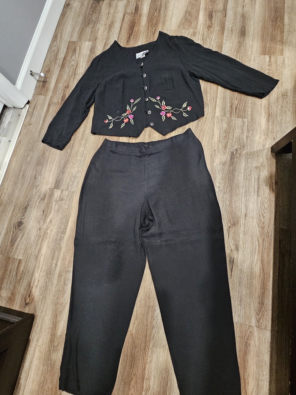 Black Embroidered Cropped Cardigan with Straight-Leg Pants Set
